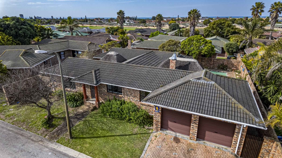 4 Bedroom Property for Sale in Summerstrand Eastern Cape